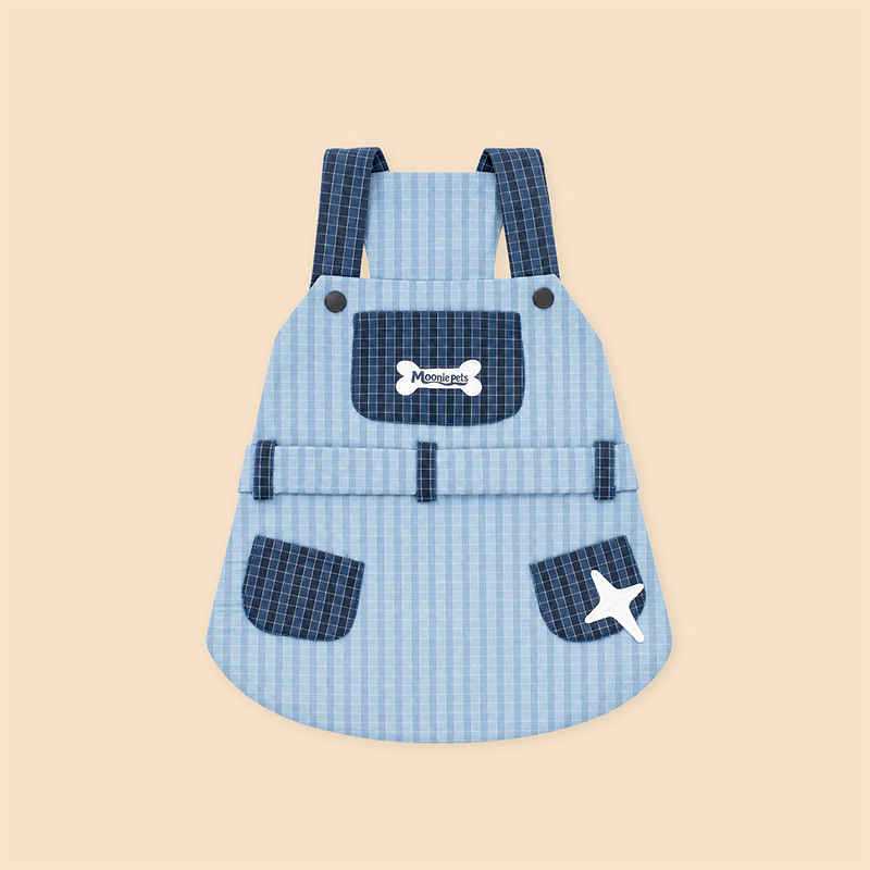 Vestido vaquero con delantal y bolsillos. Lindo atuendo informal para perros pequeños